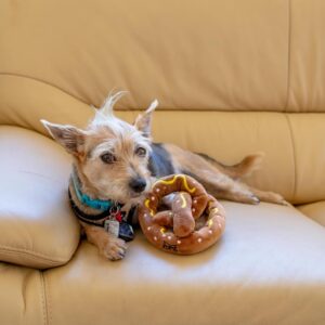 Huxley & Kent Juguete Pretzel De Peluche Para Perros